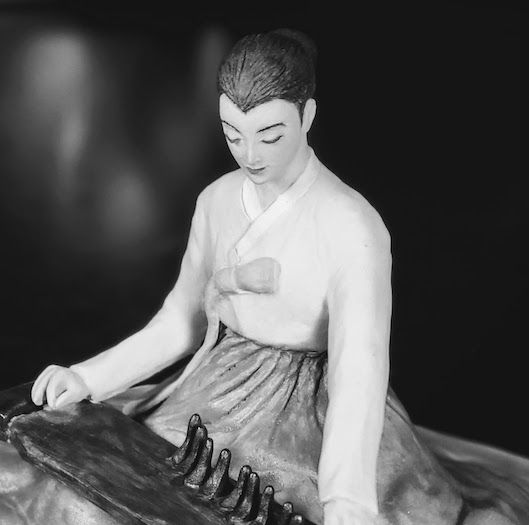 Korean Maiden with Gayageum